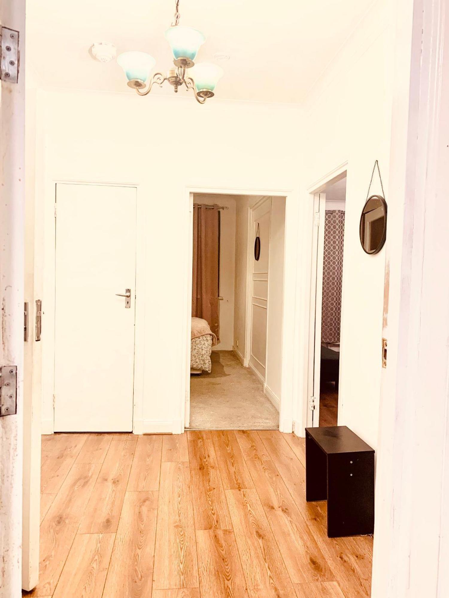 Cosy 2 Bedroom Apartment In Swiss Cottage. لندن المظهر الخارجي الصورة