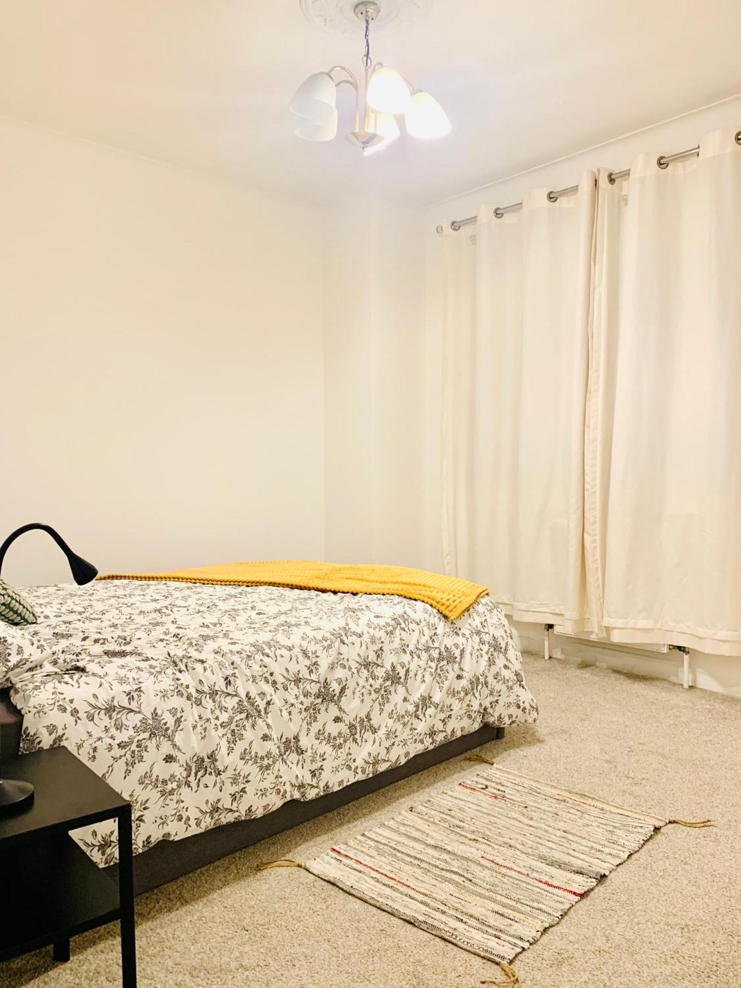Cosy 2 Bedroom Apartment In Swiss Cottage. لندن المظهر الخارجي الصورة