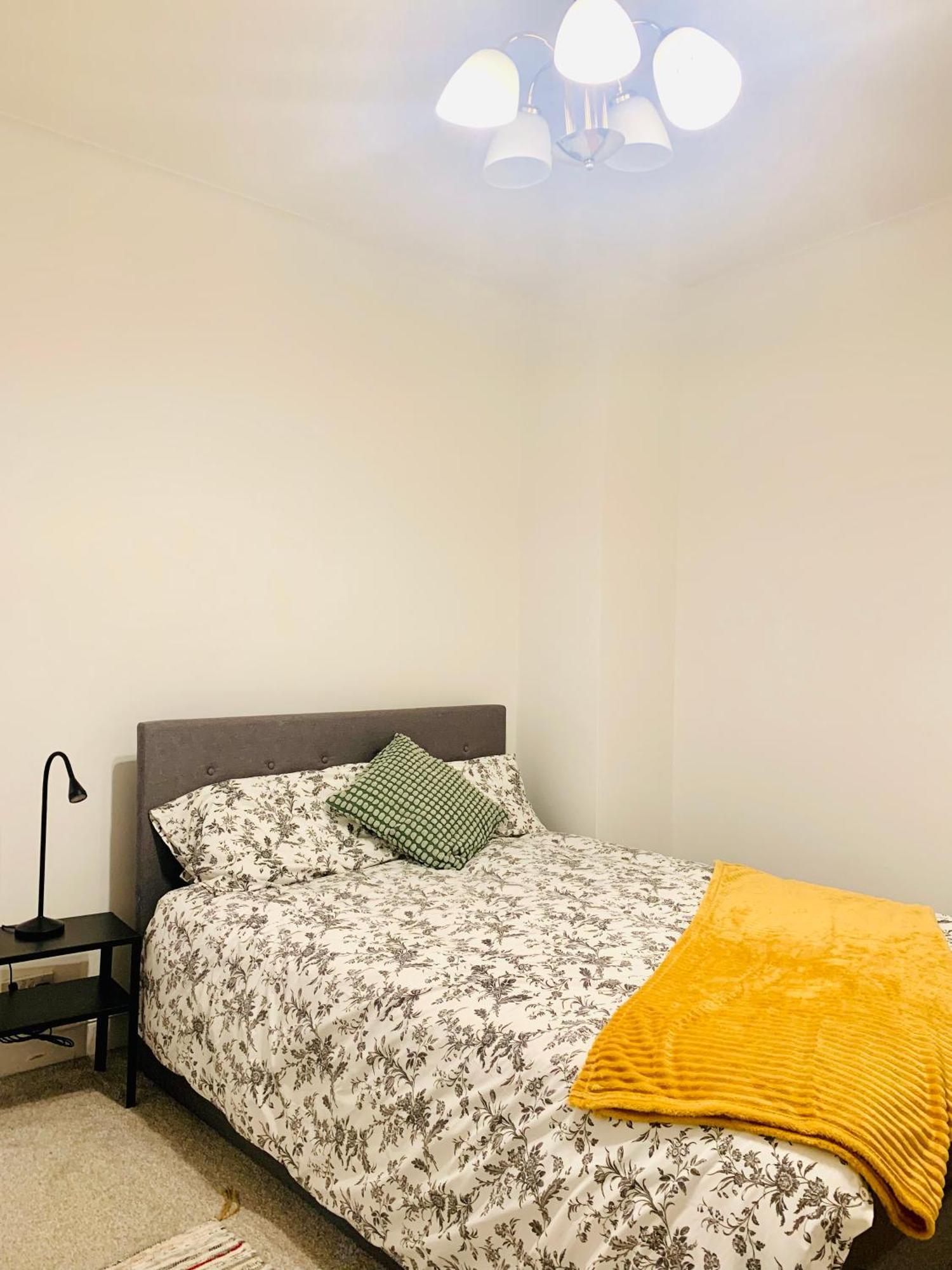 Cosy 2 Bedroom Apartment In Swiss Cottage. لندن المظهر الخارجي الصورة