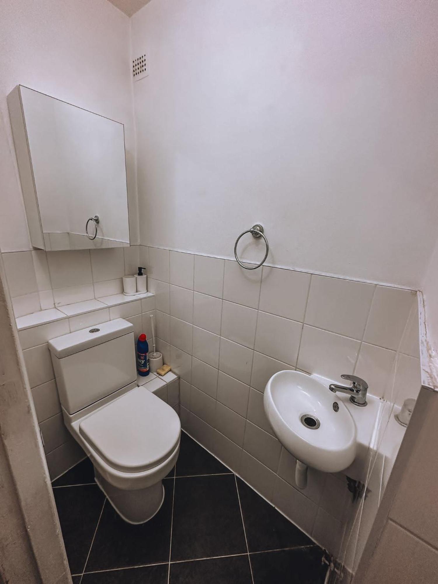 Cosy 2 Bedroom Apartment In Swiss Cottage. لندن المظهر الخارجي الصورة