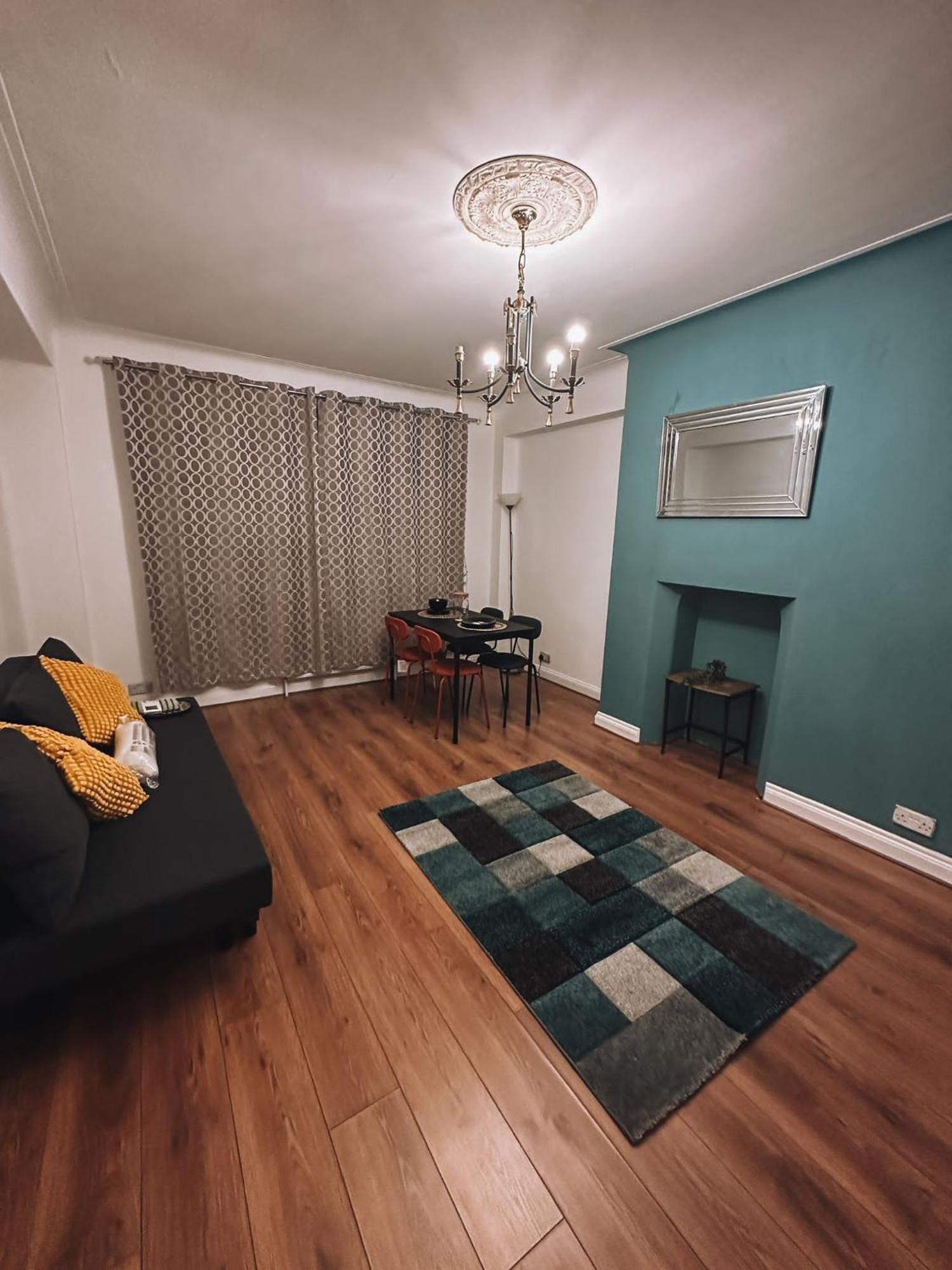 Cosy 2 Bedroom Apartment In Swiss Cottage. لندن المظهر الخارجي الصورة