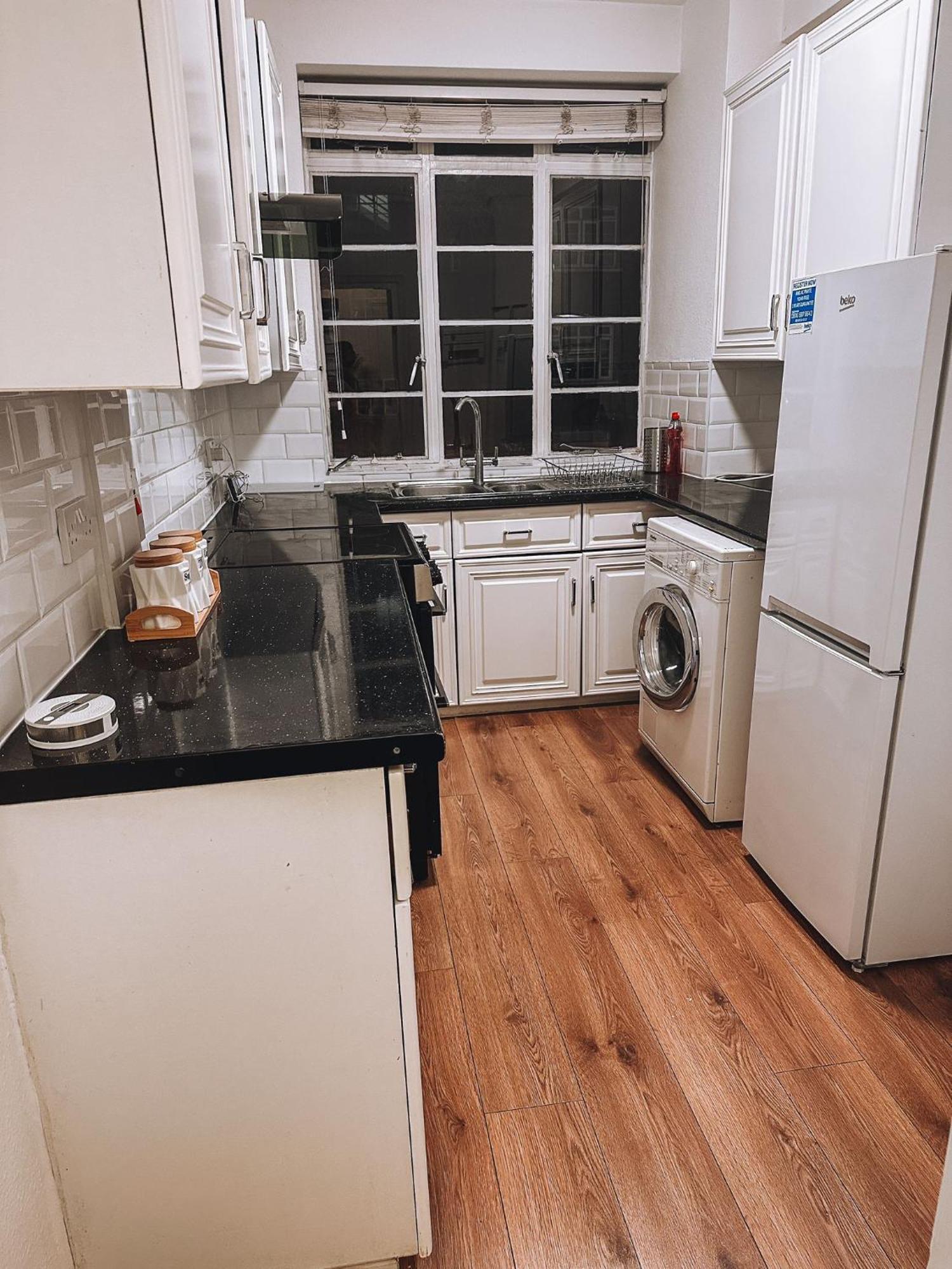 Cosy 2 Bedroom Apartment In Swiss Cottage. لندن المظهر الخارجي الصورة